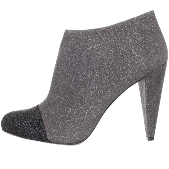 Vince Camuto Amoby2 Ankle Bootie Heel Glitter Cap Toe Gray Black Sz 6.5 - Picture 2 of 13